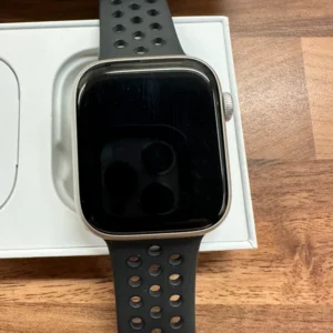 Apple watch series 8 (Used)